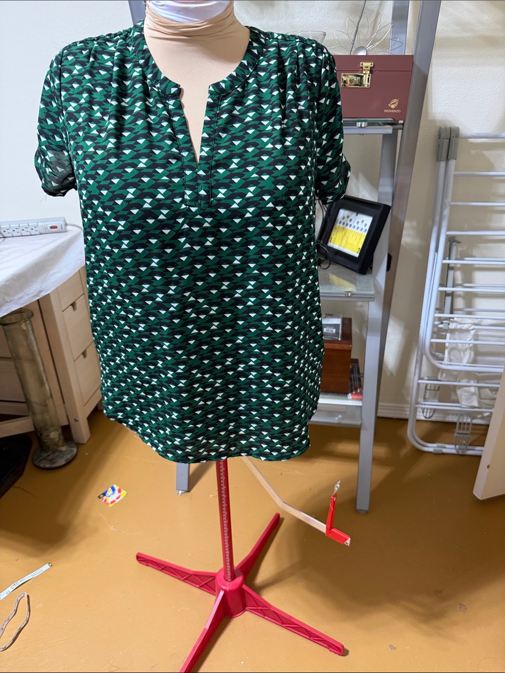 Pleione Green Geometric Short-Sleeve Blouse